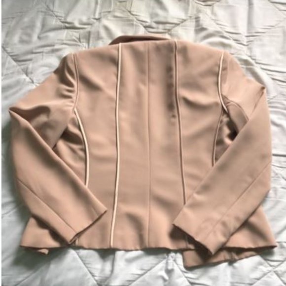 Neiman Marcus Blush Blazer - Picture 7 of 16